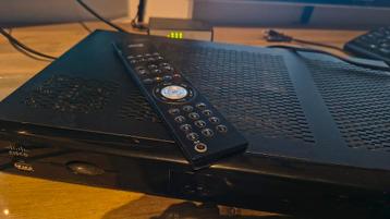Cisco 8485DVB Decoder + Afstandsbediening beschikbaar voor biedingen