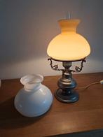 staande lamp, tinnen voet met 2 verschillende glazen kappen., Ophalen