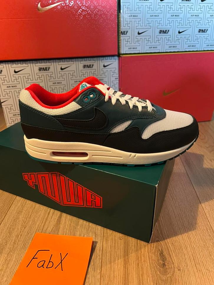 Nike Air Max 1 Lebron x Liverpool EU 44,5 New, Kleding | Heren, Schoenen, Nieuw, Sneakers of Gympen, Overige kleuren, Ophalen of Verzenden