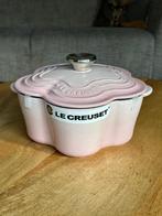 Le Creuset Bloem Braadpan 20 cm – Shell Pink, Huis en Inrichting, Ophalen of Verzenden, Nieuw, Gietijzer, Koekenpan of Braadpan