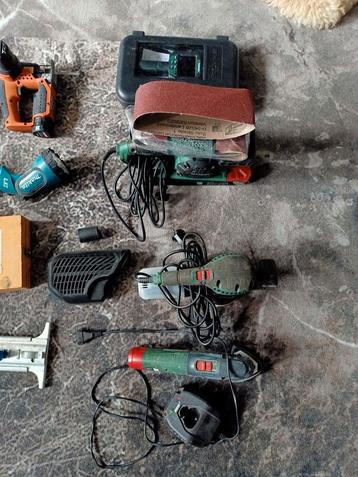 Divers gereedschap  beschikbaar voor biedingen
