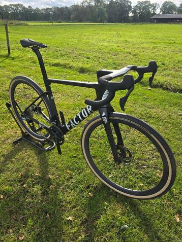 Factor ostro gravel shimano grx di2 gravelbike beschikbaar voor biedingen