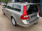 Volvo V70 2.0 Momentum H.LEER / XENON / PDC / TREKHAAK, Voorwielaandrijving, Gebruikt, Zwart, 4 cilinders