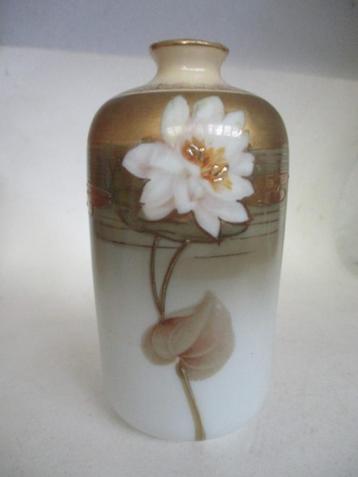 Vaasje rs suhl, prussia porcellan hoog10 cm, beschikbaar voor biedingen