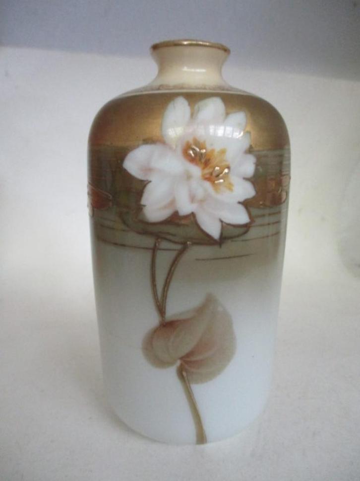 Vaasje rs suhl, prussia porcellan hoog10 cm,, Antiek en Kunst, Antiek | Porselein, Ophalen of Verzenden