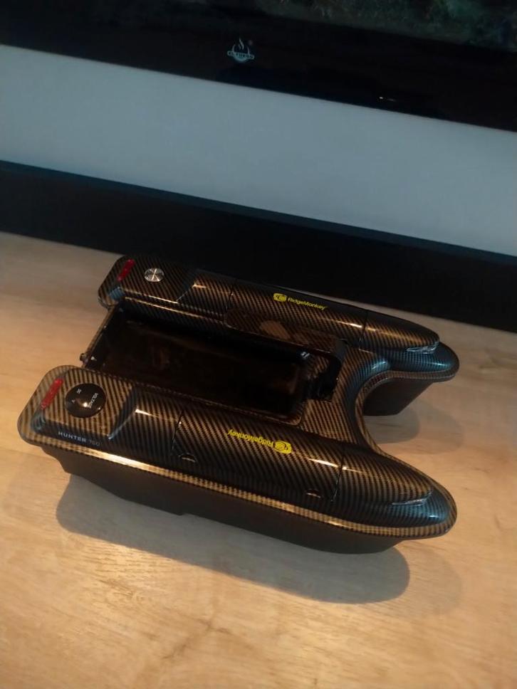 Voerboot - RidgeMonkey Hunter 750, Watersport en Boten, Hengelsport | Karpervissen, Zo goed als nieuw, Overige typen, Ophalen of Verzenden