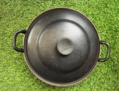 Le Creuset Braadpan / Dutch Oven - 28 cm, Huis en Inrichting, Keuken | Potten en Pannen, Zo goed als nieuw, Koekenpan of Braadpan