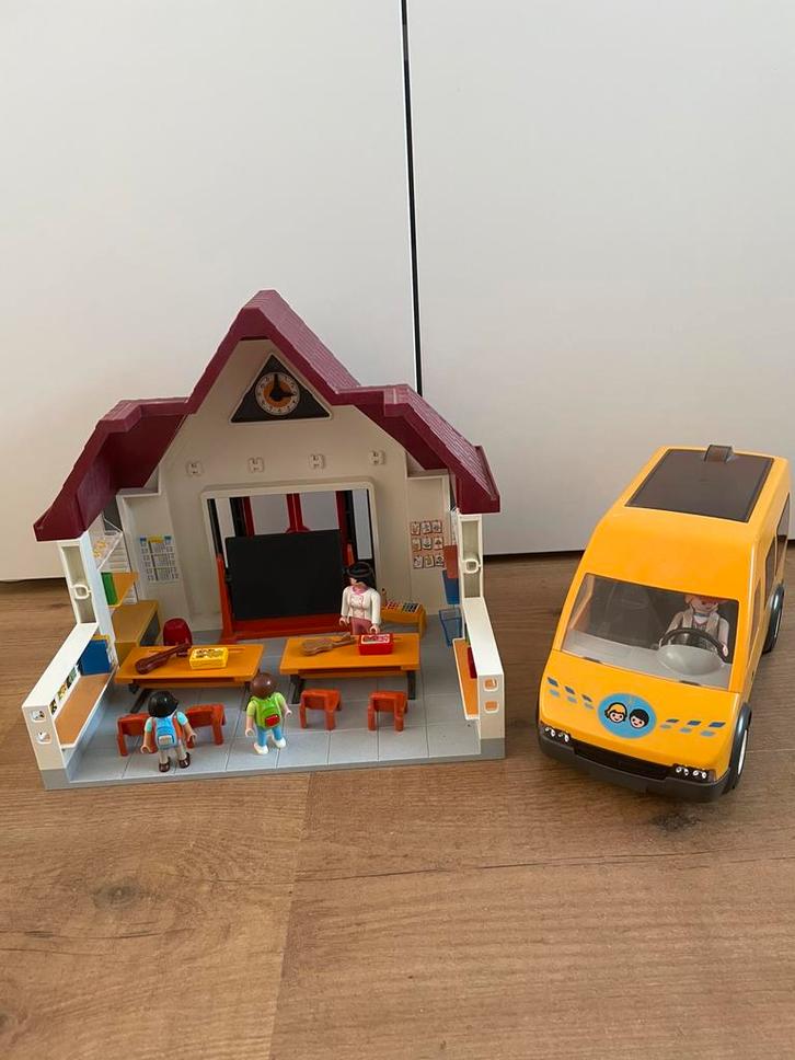 Playmobil school + schoolbus, Kinderen en Baby's, Speelgoed | Poppenhuizen, Gebruikt, Ophalen of Verzenden