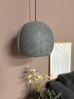 Vilt hanglamp grijs Scandinavisch lamp, Estee Styling, Instagram: esteestyling, Scandinavisch, Zo goed als nieuw