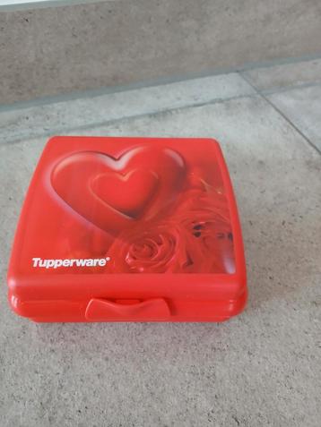 Tupperware roos, hart, snackie/broodtrommeltjes/lunchtrommel beschikbaar voor biedingen