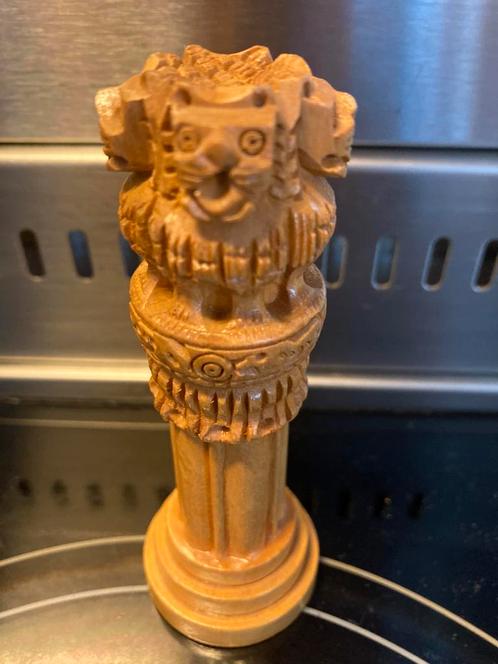 Hout Replica Leeuwenhoofdstad van Ashoka Nationaal Embleem, Antiek en Kunst, Curiosa en Brocante, Verzenden