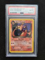 Dark Charizard psa 8 (21/82) Team Rocket 2000 (vintage), Hobby en Vrije tijd, Verzamelkaartspellen | Pokémon, Ophalen of Verzenden