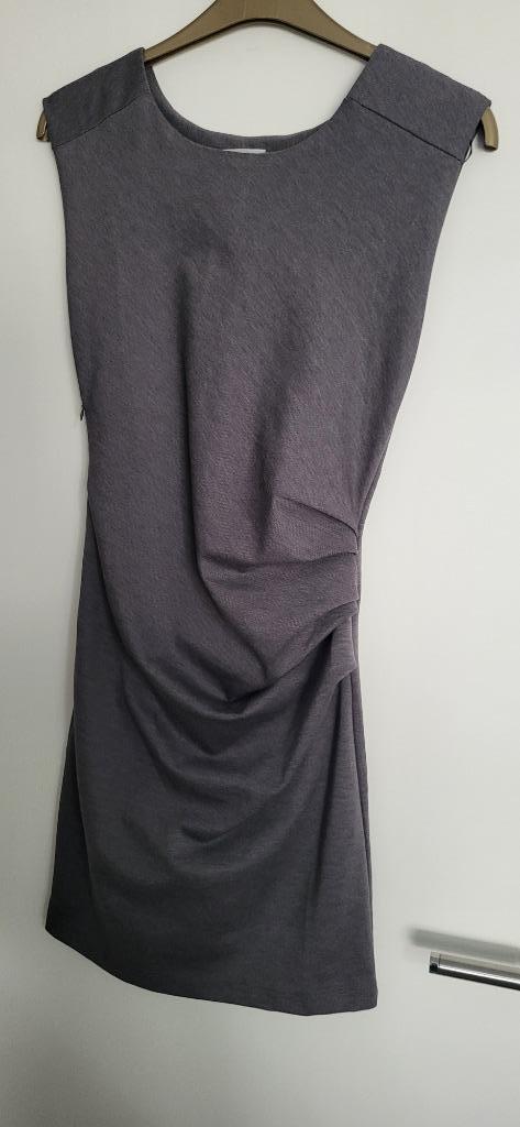 Grijze nette jurk van Kaffe, Kleding | Dames, Jurken, Zo goed als nieuw, Maat 36 (S), Grijs, Knielengte, Ophalen of Verzenden