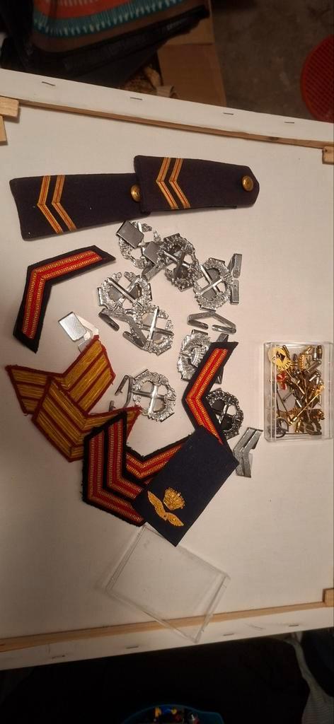 Verzameling Emblemen, Spelden, Epauletten, Verzamelen, Speldjes, Pins en Buttons, Gebruikt, Speldje of Pin, Overige onderwerpen