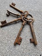Grote antieke Franse 19de eeuwse grote sleutels €5 p/st, Ophalen of Verzenden