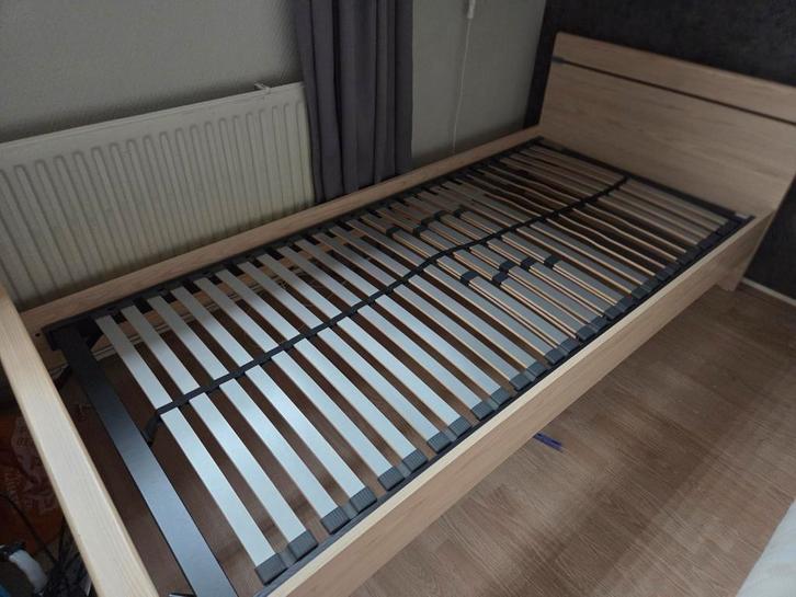 Mooie tienerkamer bed, Huis en Inrichting, Slaapkamer | Bedden, Gebruikt, Eenpersoons, 90 cm, 200 cm, Hout, Beige, Ophalen of Verzenden