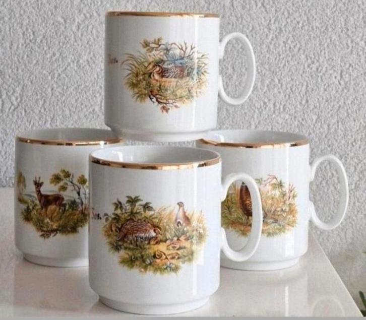 Vier Dieren bekers Het Grote Bos, Huis en Inrichting, Keuken | Servies, Zo goed als nieuw, Kop(pen) en/of Schotel(s), Overige stijlen