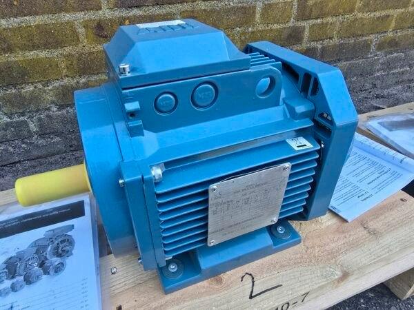Electromotor ABB 5 stuks (nieuw), Doe-het-zelf en Verbouw, Motoren, Nieuw, Elektromotor, 1800 rpm of meer, Ophalen