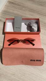 Miu Miu Zonnebril - Stijlvol en Elegant, Zonnebril, Prada, Ophalen of Verzenden, Zo goed als nieuw