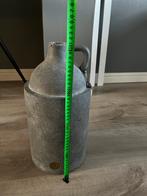 Grijze kruik met oor, landelijk, sober Brynxz, Huis en Inrichting, Ophalen, Overige kleuren, Aardewerk of Porselein, Zo goed als nieuw