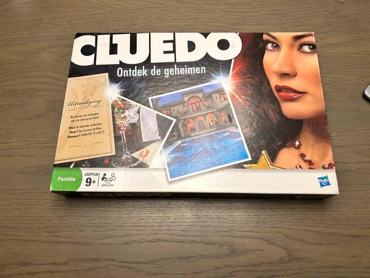 Cluedo Bordspel - Ontdek het geheim!, Hobby en Vrije tijd, Gezelschapsspellen | Bordspellen, Zo goed als nieuw, Drie of vier spelers