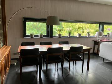 Vintage Palissander eetkamertafel met 6 stoelen beschikbaar voor biedingen