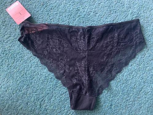 Hunkemoller grijse kanten brazilian slip onderbroek maat L, Kleding | Dames, Ondergoed en Lingerie, Slip, Grijs, Verzenden