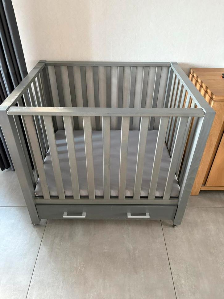 Box (Babypark Europe), inclusief boxmatras en 2 hoeslakens, Kinderen en Baby's, Boxen, Gebruikt, Rechthoekig, In hoogte verstelbaar