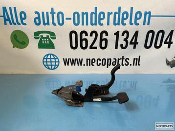 VOLVO V40 REMPEDAAL BRAKE PEDAL ORIGINEEL 31381468 beschikbaar voor biedingen