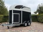 Zeer mooie 1.5 paards atec met aluminium bodem en zadelkamer