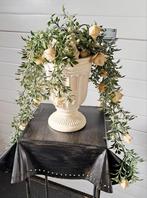 Romeinse/Griekse vaas kunstbloemen brocante klassiek, Huis en Inrichting, Ophalen, Zo goed als nieuw