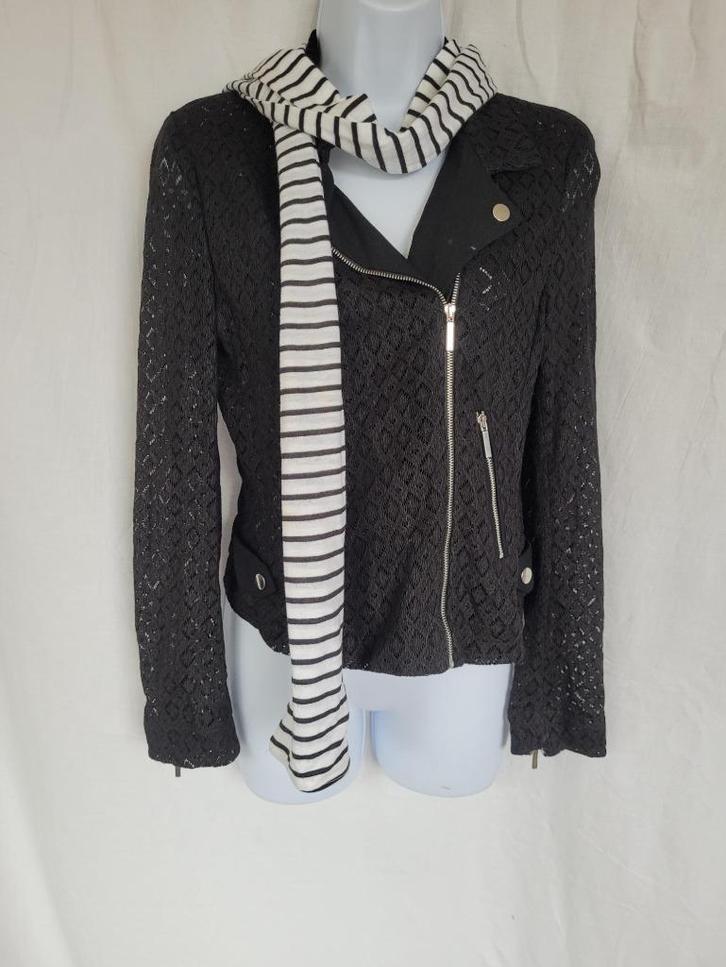 Leuke zwart-wit gestreepte sjaal 18x160 cm, Kleding | Dames, Mutsen, Sjaals en Handschoenen, Zo goed als nieuw, Sjaal, Maat 38/40 (M)