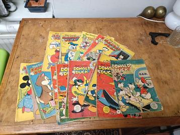 Stapel oude Donald Duck Weekblad  beschikbaar voor biedingen
