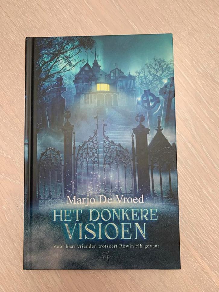 Het Donkere Visioenen - Marjo De Vroed, Boeken, Kinderboeken | Jeugd | 10 tot 12 jaar, Zo goed als nieuw, Fictie, Ophalen