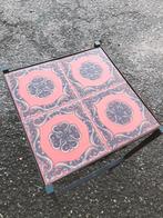 Vintage bijzet tafel / plant tafel met tegels, Huis en Inrichting, Ophalen, Minder dan 55 cm, Gebruikt, Metaal of Aluminium