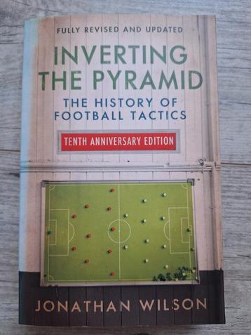 Voetbalboek Inverting the Pyramid beschikbaar voor biedingen