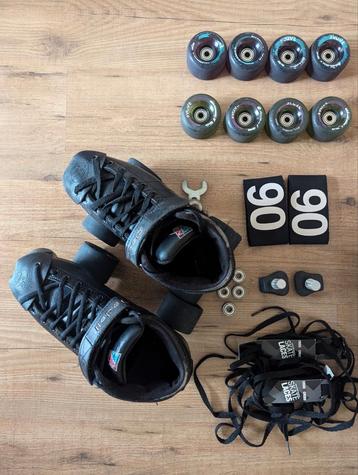 Roller Derby set - lage rolschaatsen maat 39 beschikbaar voor biedingen