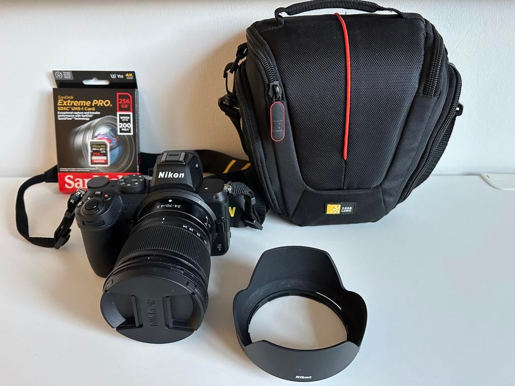 Nikon Z5 + NIKKOR Z 24-70mm F/4.0 S, Ophalen, Zo goed als nieuw, Nikon