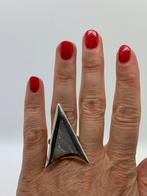 T560 Prachtige zilveren ring parelmoer maat 18, 18 tot 19, Ophalen of Verzenden, X, Met edelsteen