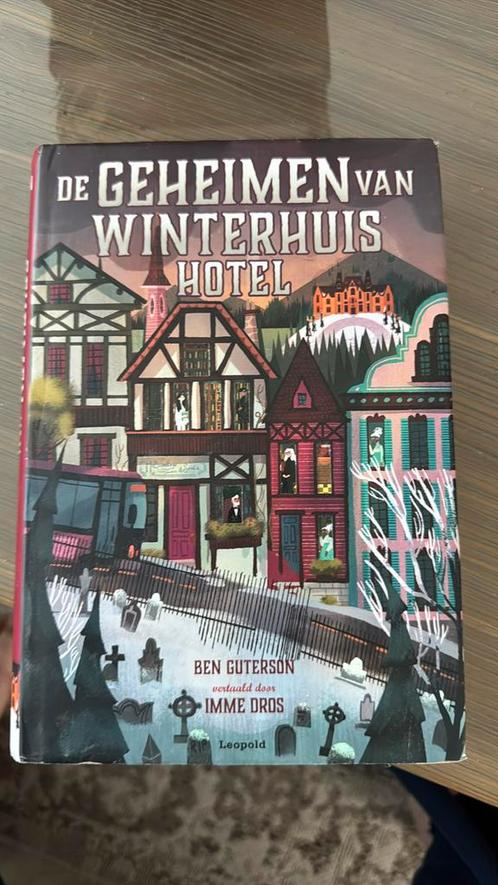 Ben Guterson - De geheimen van Winterhuis Hotel, Boeken, Kinderboeken | Jeugd | 10 tot 12 jaar, Zo goed als nieuw, Ophalen of Verzenden