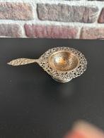 Verzilverd theezeefje met bakje, Antiek en Kunst, Ophalen of Verzenden, Zilver