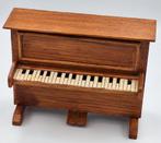 Piano voor het poppenhuis, Verzamelen, Poppenhuizen en Toebehoren, Ophalen of Verzenden, Gebruikt, Poppenhuis