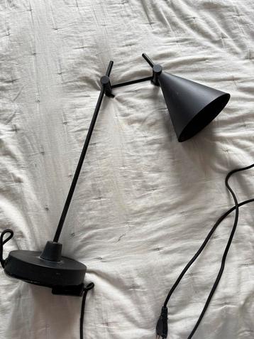 Zwarte Tafellamp - Modern Design beschikbaar voor biedingen