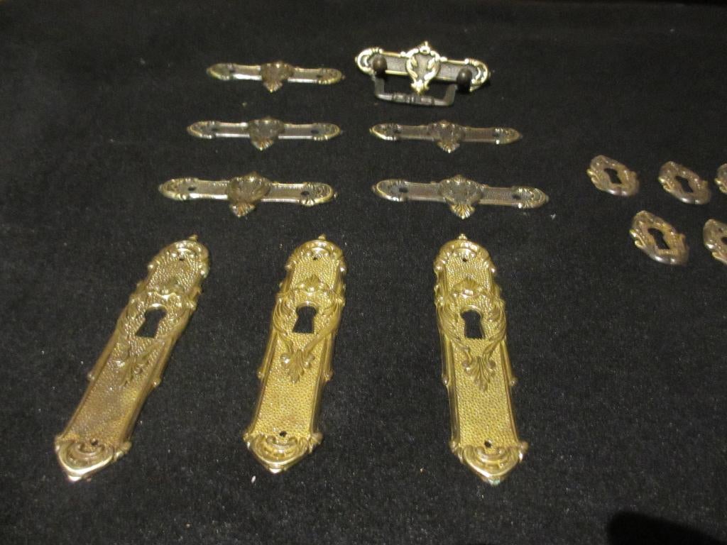 vintage Kast beslag sierlijke sleutelplaatjes ladegrepen, Ophalen of Verzenden