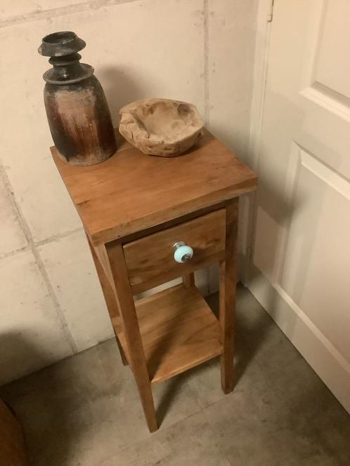 Nachtkastje plantentafel Teak vintage 65€, Huis en Inrichting, Slaapkamer | Nachtkastjes, Zo goed als nieuw, Ophalen