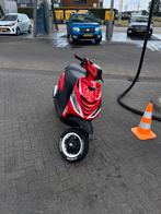 Zip 70cc 2t, Fietsen en Brommers, Scooters | Piaggio, Ophalen, Tweetakt, Maximaal 45 km/u, Zo goed als nieuw
