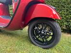 Vespa GTS 300 HPE  Rosso Guttuso red 580KM eerste eigenaar, Ophalen, Overige modellen, 300 cc, Zo goed als nieuw