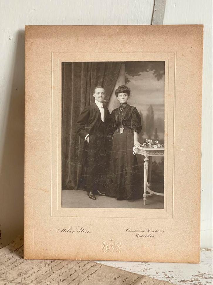 Brocante oude foto hard karton 22,5 x 17 cm, Antiek en Kunst, Curiosa en Brocante, Ophalen of Verzenden