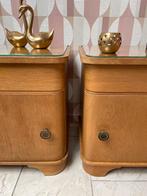 Twee vintage nachtkastjes met glasplaatjes, Ophalen