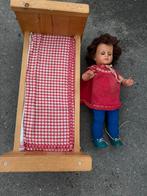 Vintage Schildkrot Pop met Bedje en Beddengoed - Gemerkt 40, Ophalen of Verzenden